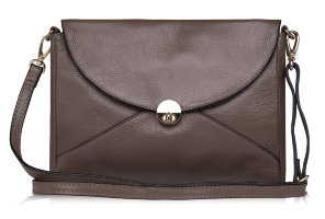 Женская сумка модель ENVELOPE Артикул: K00321 (brown) Цена: 3 000 руб.